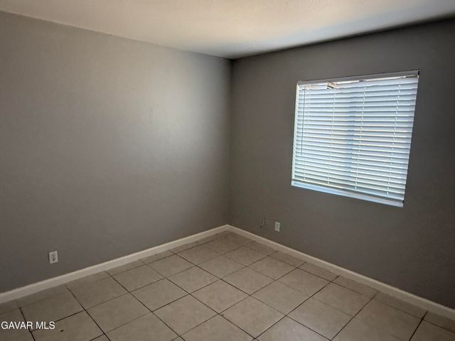 4242 W Avenue L 102, Lancaster, CA 93536