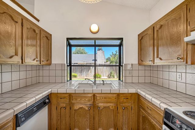 367 W Teague Avenue, Fresno, CA 93711