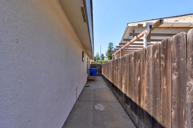 367 W Teague Avenue, Fresno, CA 93711