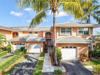3251 NW 44th St 4, Oakland Park, FL 33309