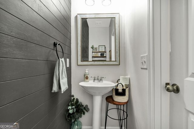 122 Bristol Lane, Calhoun, GA 30701