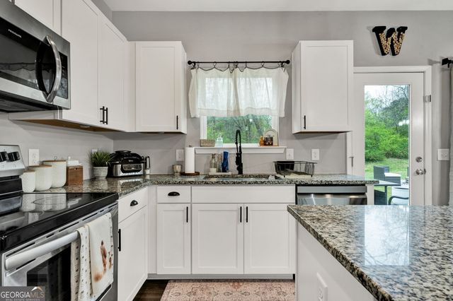 122 Bristol Lane, Calhoun, GA 30701