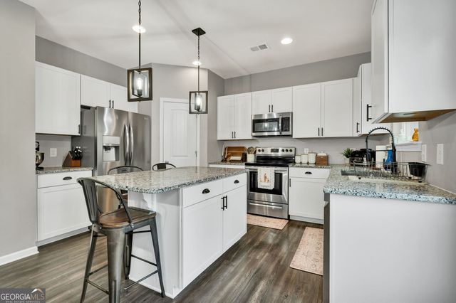 122 Bristol Lane, Calhoun, GA 30701