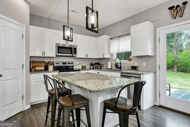 122 Bristol Lane, Calhoun, GA 30701