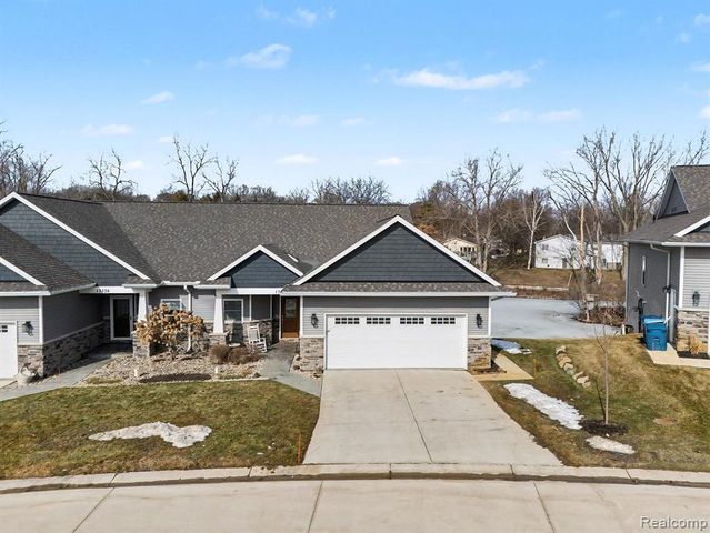 13332 Julie Anne Court, Fenton, MI 48430