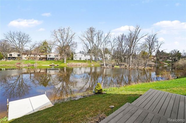 13332 Julie Anne Court, Fenton, MI 48430