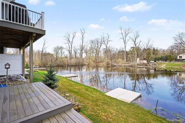 13332 Julie Anne Court, Fenton, MI 48430