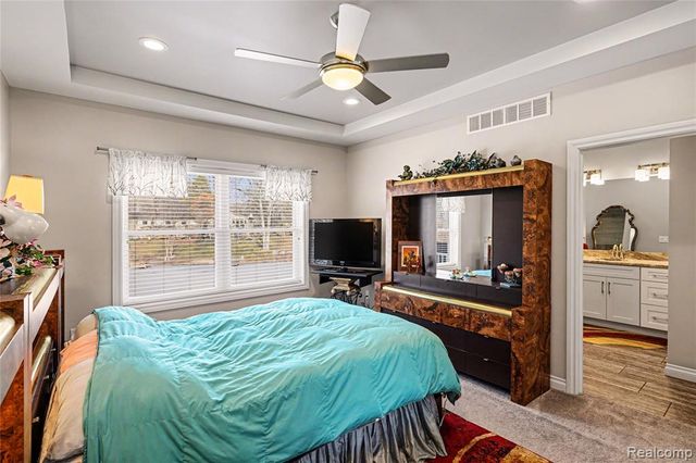 13332 Julie Anne Court, Fenton, MI 48430