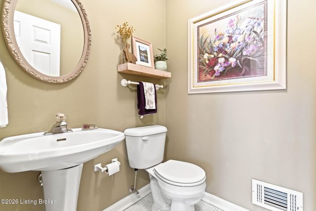 137 Spring Dr, Mt Washington, KY 40047