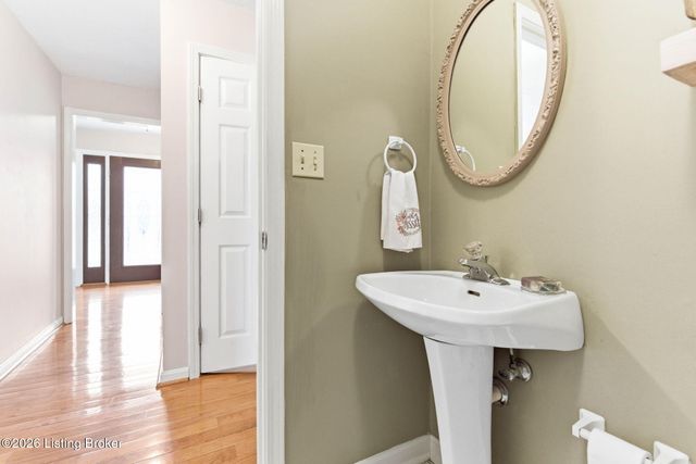 137 Spring Dr, Mt Washington, KY 40047