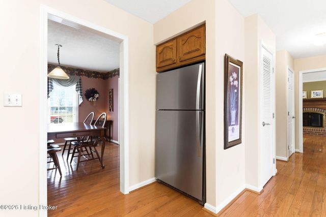 137 Spring Dr, Mt Washington, KY 40047