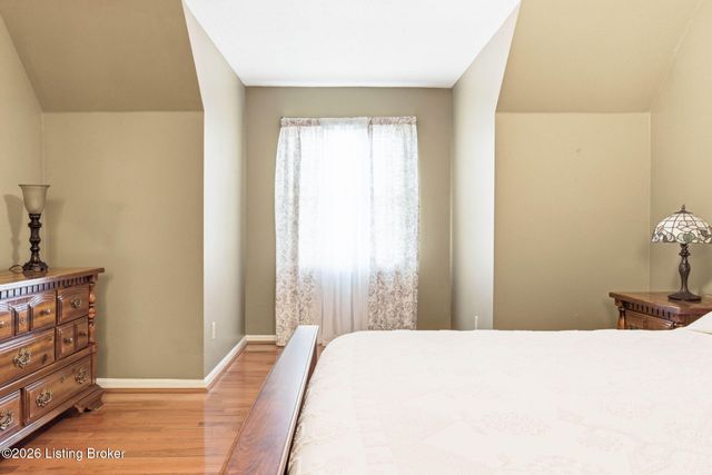 137 Spring Dr, Mt Washington, KY 40047