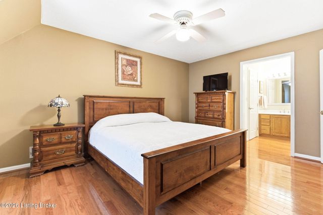 137 Spring Dr, Mt Washington, KY 40047