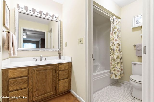 137 Spring Dr, Mt Washington, KY 40047