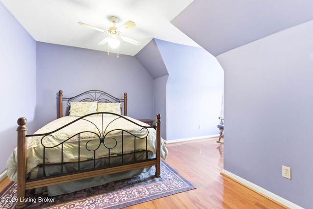 137 Spring Dr, Mt Washington, KY 40047