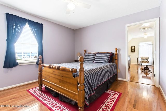 137 Spring Dr, Mt Washington, KY 40047