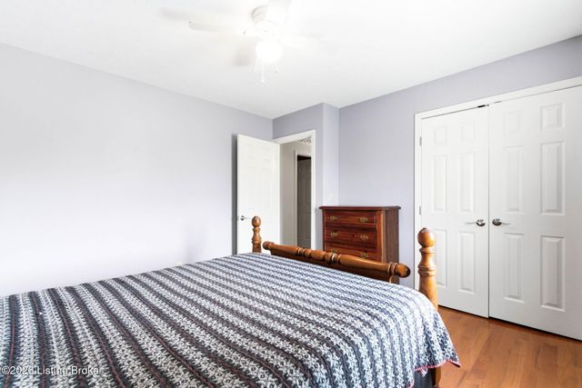 137 Spring Dr, Mt Washington, KY 40047