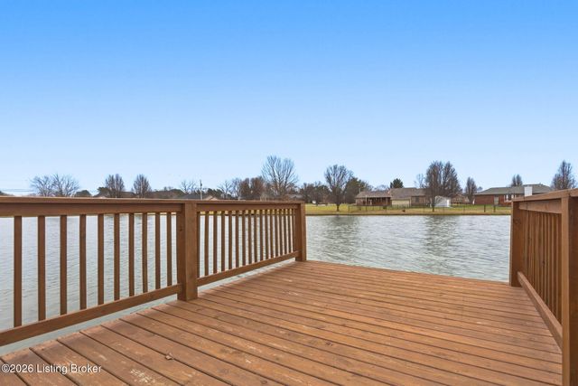 137 Spring Dr, Mt Washington, KY 40047