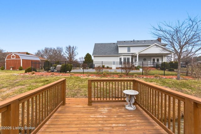 137 Spring Dr, Mt Washington, KY 40047