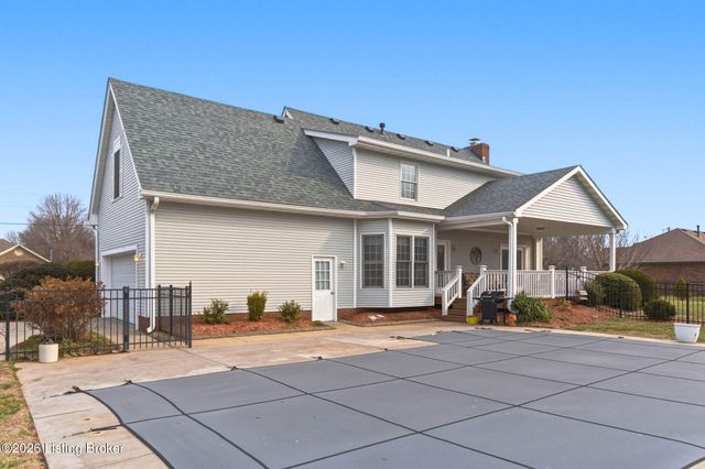 137 Spring Dr, Mt Washington, KY 40047