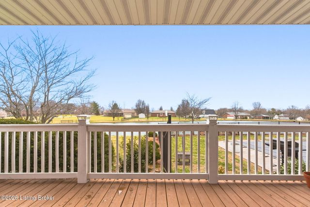 137 Spring Dr, Mt Washington, KY 40047