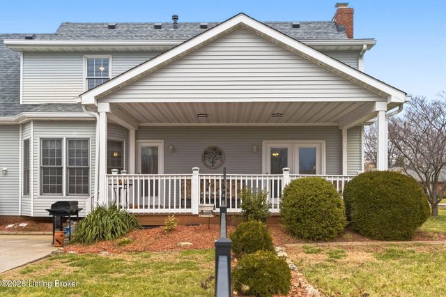 137 Spring Dr, Mt Washington, KY 40047