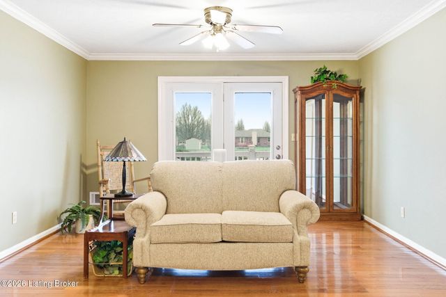 137 Spring Dr, Mt Washington, KY 40047