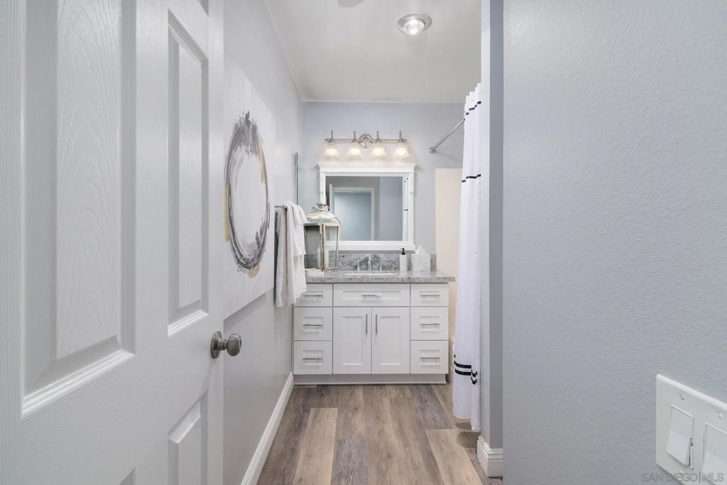 Image 27 of property listing at 16657 Roca Dr, San Diego, CA 92128