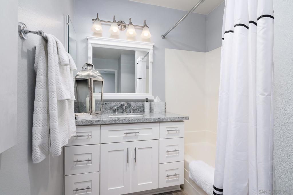 Image 28 of property listing at 16657 Roca Dr, San Diego, CA 92128