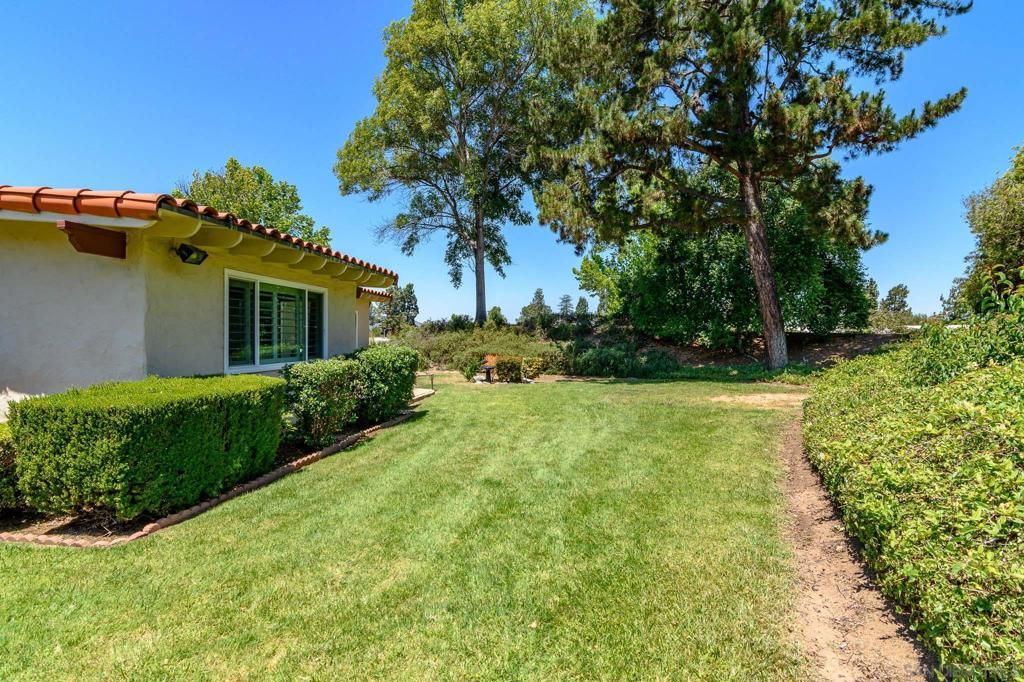 Image 35 of property listing at 16657 Roca Dr, San Diego, CA 92128
