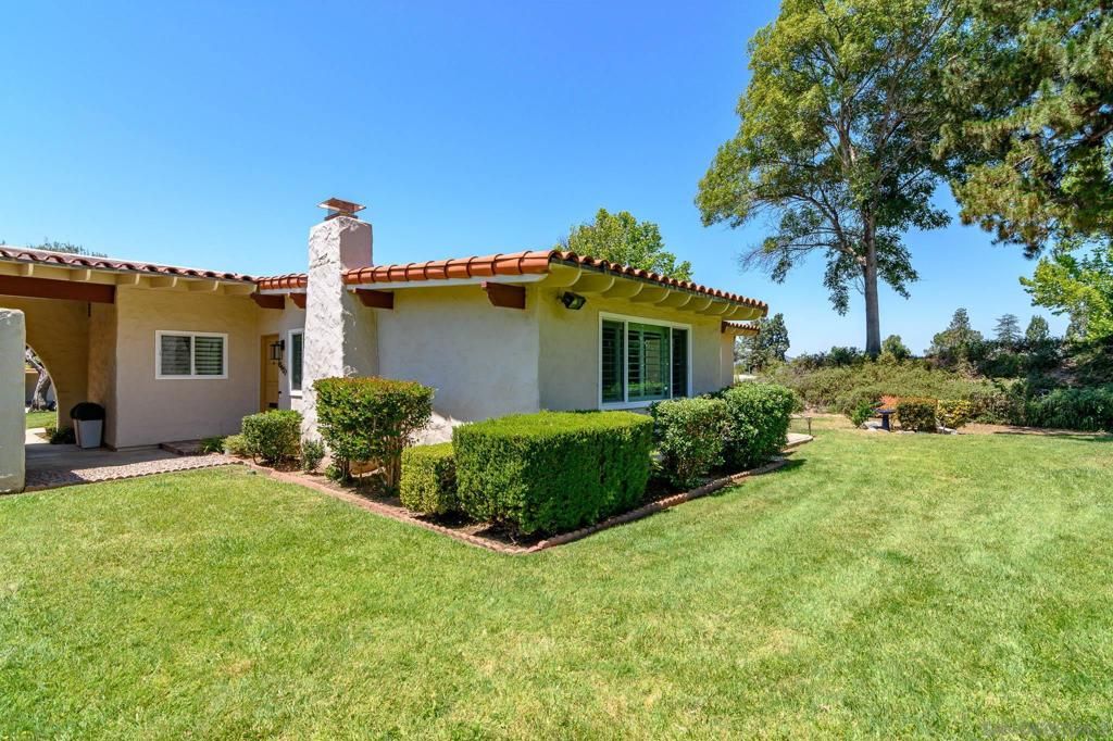 Image 36 of property listing at 16657 Roca Dr, San Diego, CA 92128