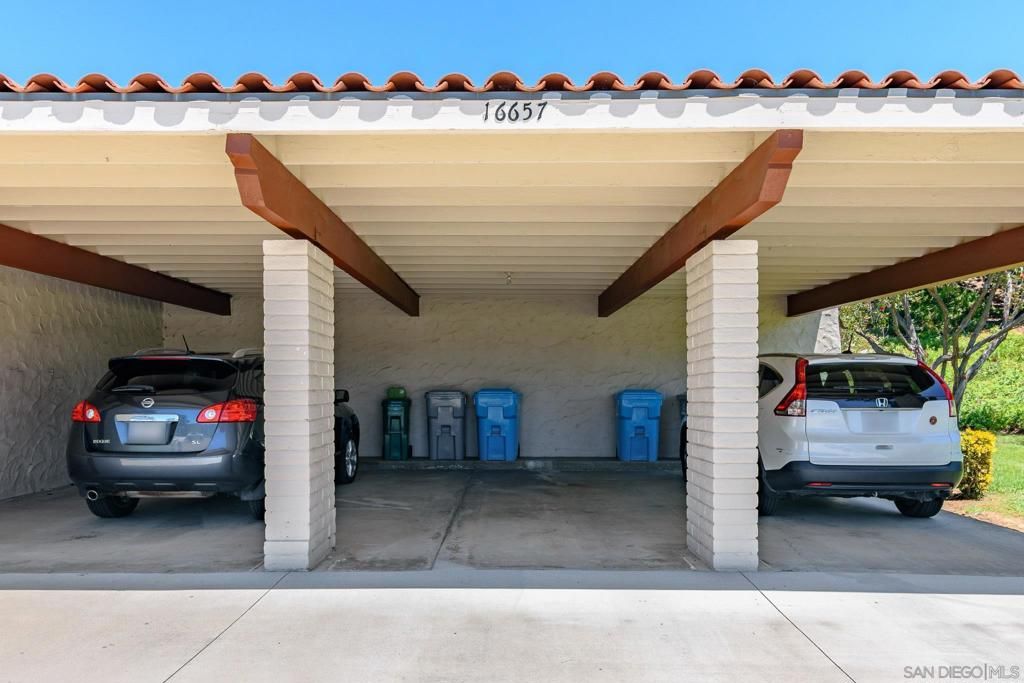 Image 40 of property listing at 16657 Roca Dr, San Diego, CA 92128