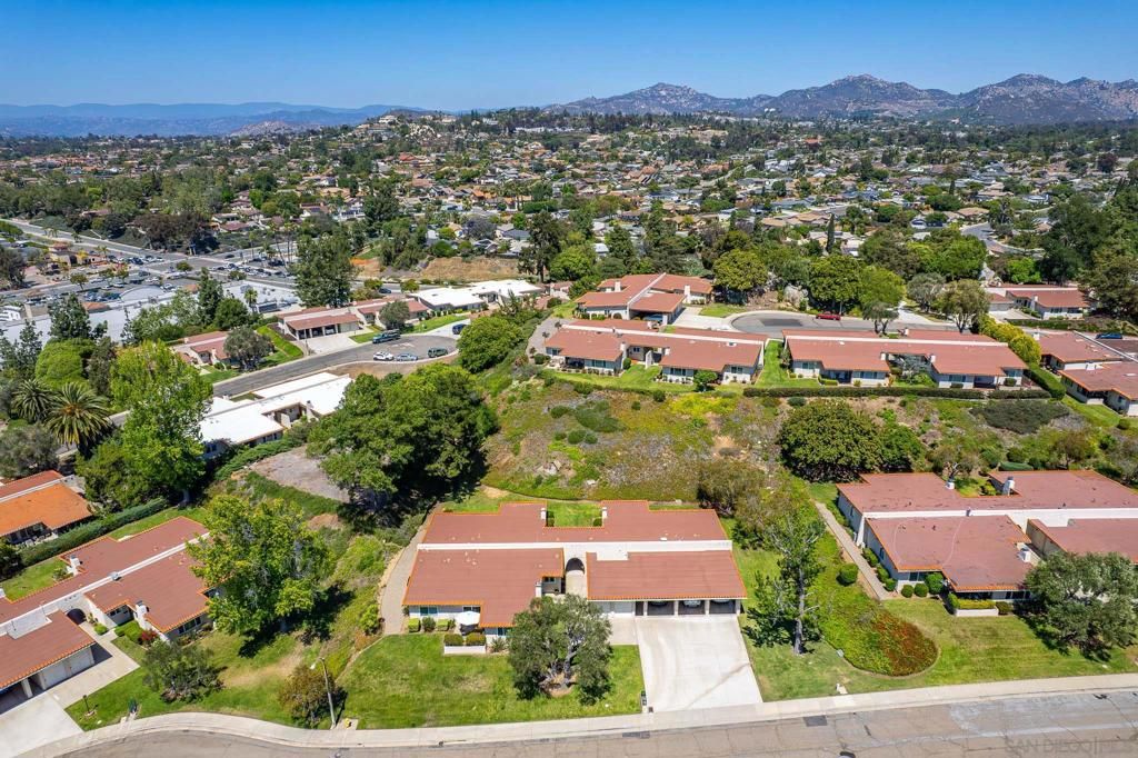 Image 46 of property listing at 16657 Roca Dr, San Diego, CA 92128