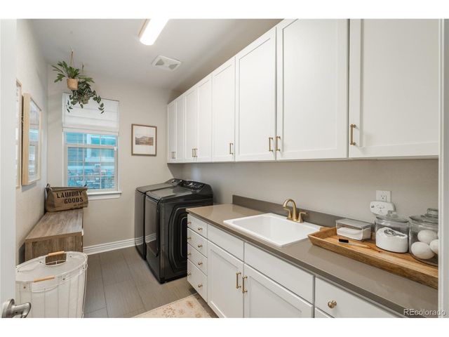 802 Braesheather Pl, Highlands Ranch, CO 80126