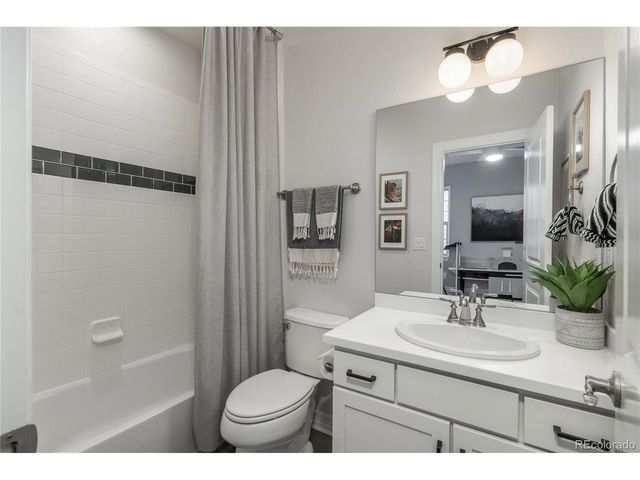 802 Braesheather Pl, Highlands Ranch, CO 80126