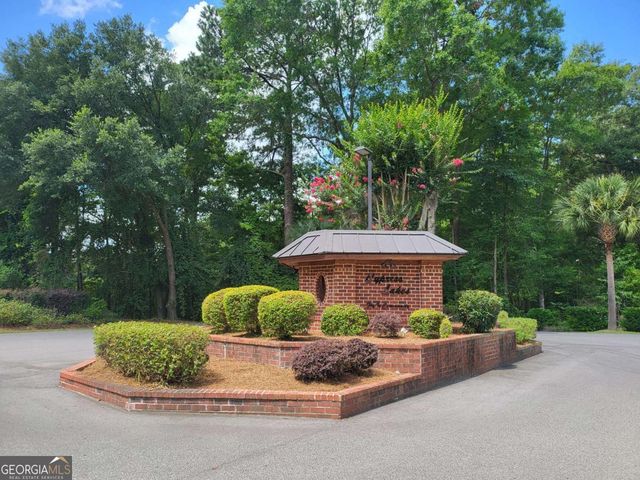 208 Cypress Lake Drive, Bloomingdale, GA 31302
