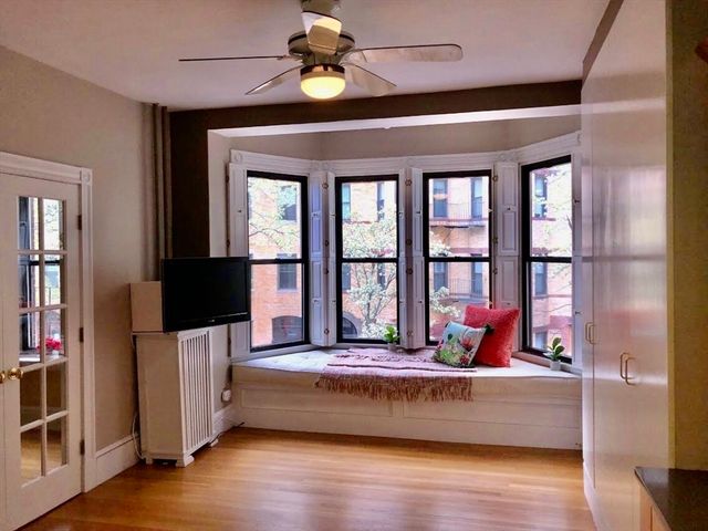 40 Saint Botolph Street 22, Boston, MA 02116