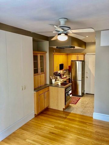 40 Saint Botolph Street 22, Boston, MA 02116