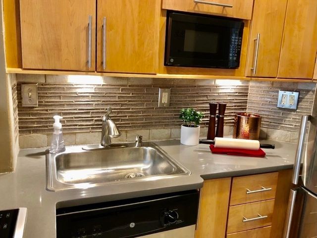 40 Saint Botolph Street 22, Boston, MA 02116
