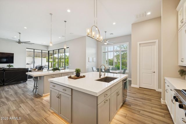 2630 E LOVEBIRD Lane, Gilbert, AZ 85297