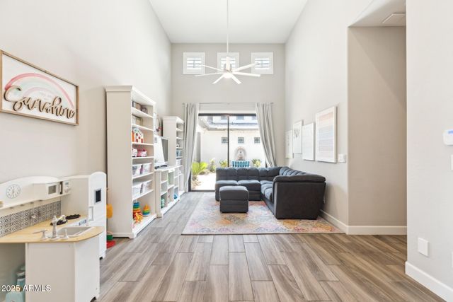 2630 E LOVEBIRD Lane, Gilbert, AZ 85297