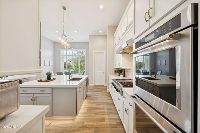 2630 E LOVEBIRD Lane, Gilbert, AZ 85297