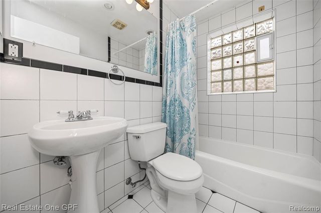 506 W 12 Mile Road, Royal Oak, MI 48073