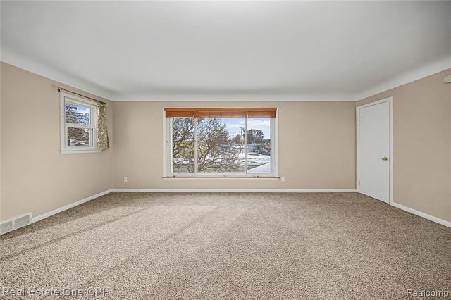 506 W 12 Mile Road, Royal Oak, MI 48073