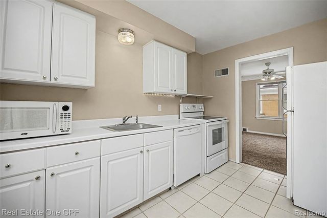 506 W 12 Mile Road, Royal Oak, MI 48073