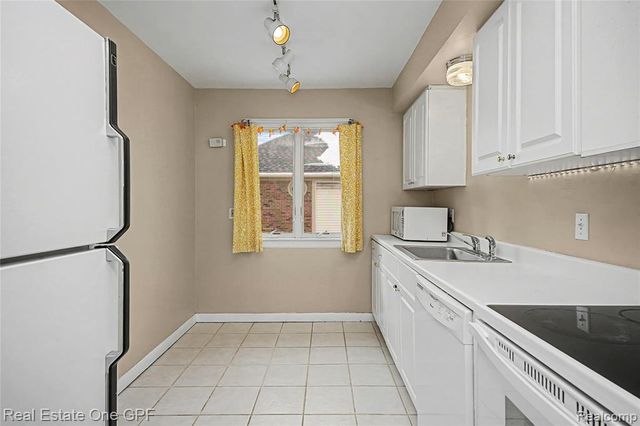 506 W 12 Mile Road, Royal Oak, MI 48073