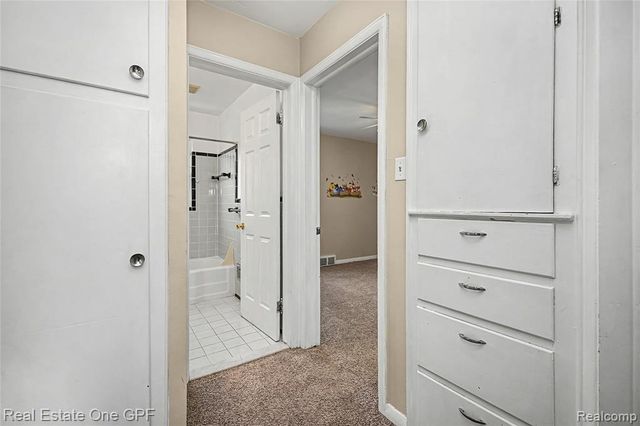 506 W 12 Mile Road, Royal Oak, MI 48073