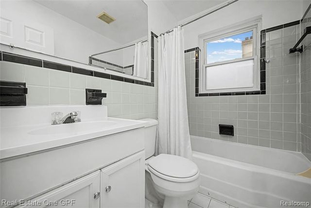 506 W 12 Mile Road, Royal Oak, MI 48073