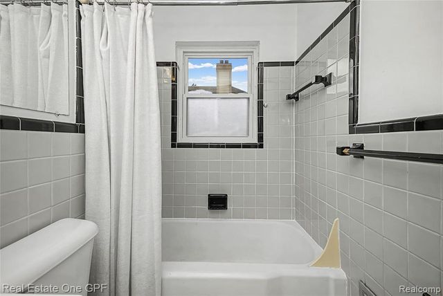 506 W 12 Mile Road, Royal Oak, MI 48073