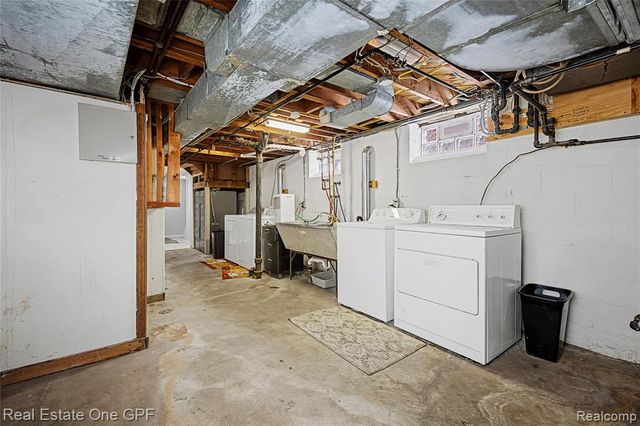 506 W 12 Mile Road, Royal Oak, MI 48073